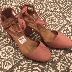 NIB Blush Mauve Kam Cross Strap Pump